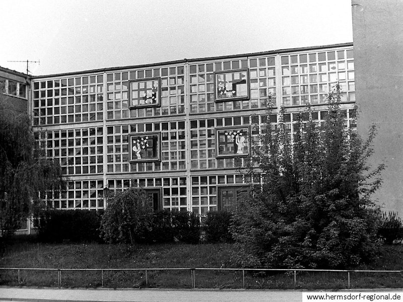 Die 2. POS (heute Regelschule) - Baubeginn war 1965, Übergabe am 01.09.1967. 