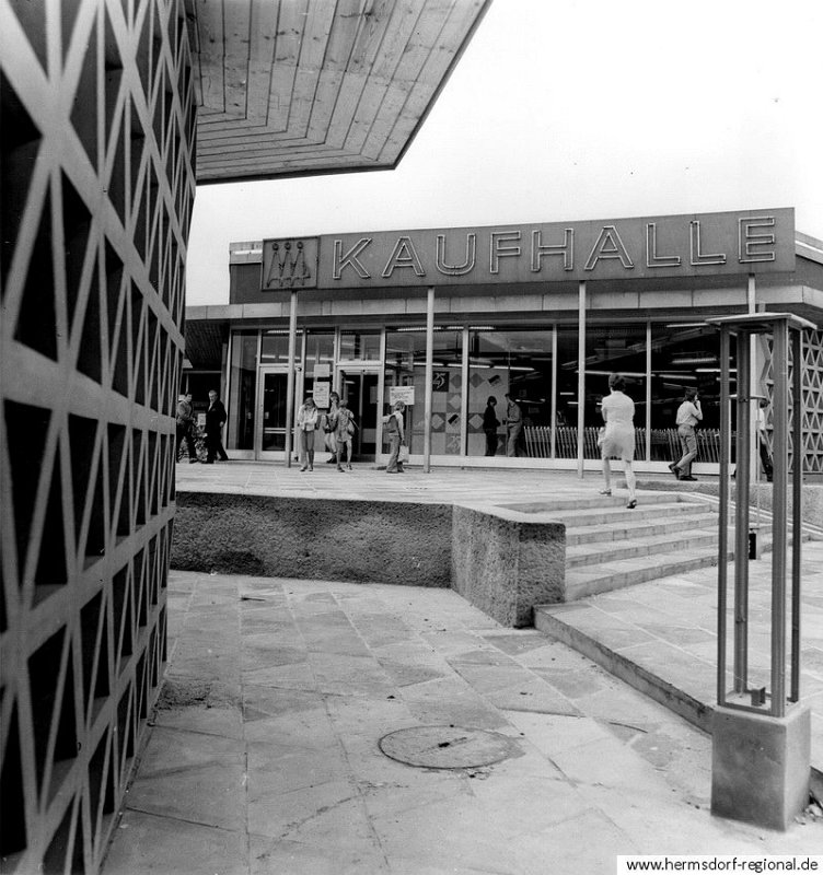 Waldsiedlungsmarkt - HO Kaufhalle - 1970 eröffnet, heute Textildiscounter. 