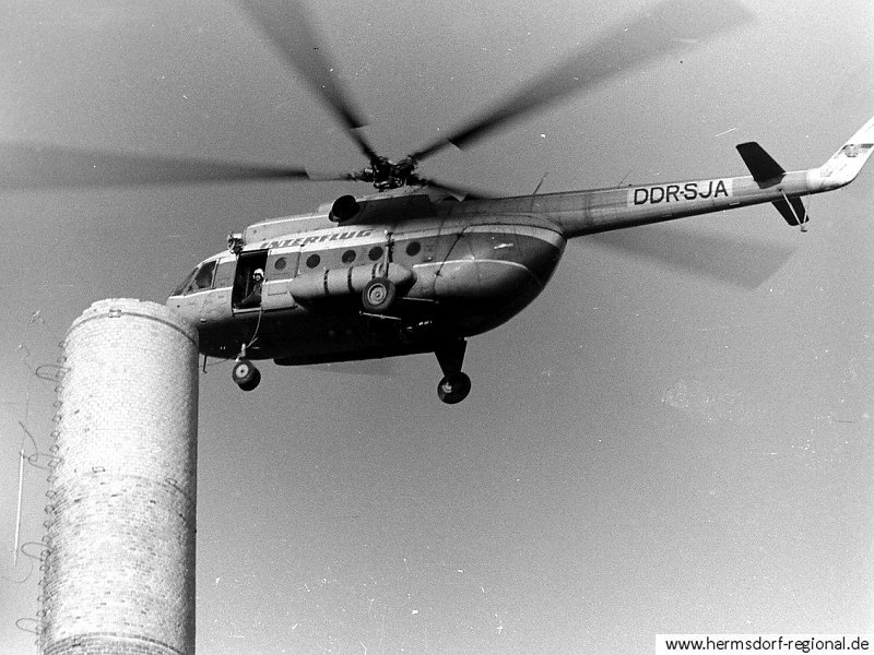 Am 11.01.1990 erfolgte am Schornstein der Einsatz eines Hubschraubers. Die Krone wurde repariert. Am 07.11.1993 wurde der Schornstein gesprengt. 