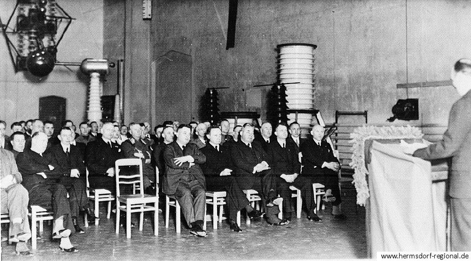 Wissenschaftlicher Vortrag im Versuchsfeld ca. 1935, dem heutigen Stadthaus. 