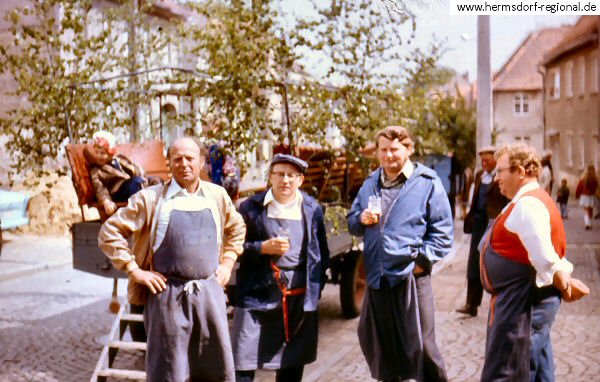 Maibaumsetzen 1984 -Frühschoppen bei Remme 