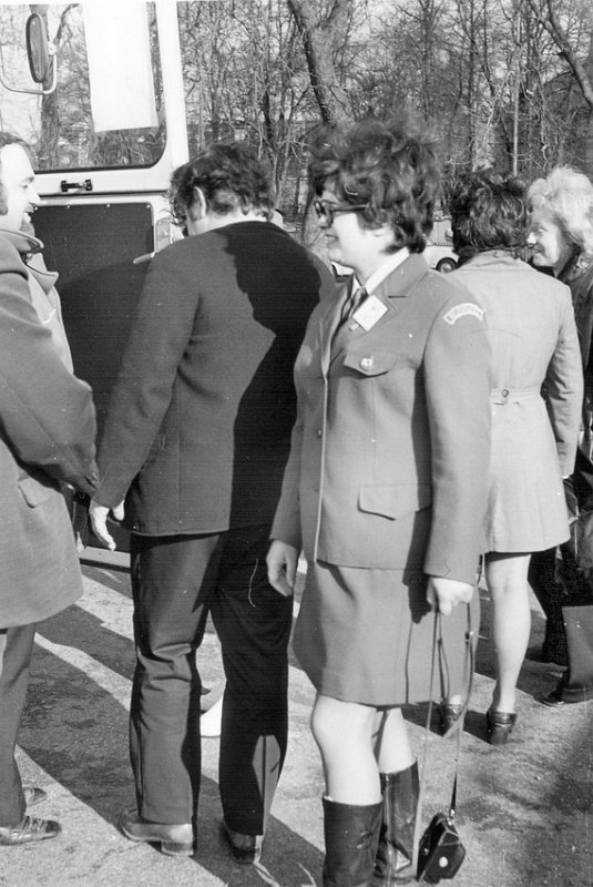 Der Direktor von 1974 - 1975 Harald Spiesky verabschiedet Gäste aus Tachov.