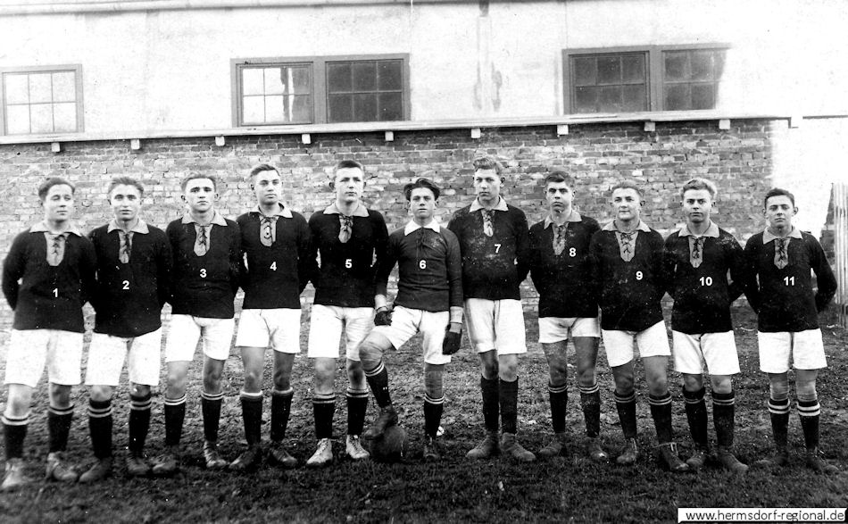 1925 (um) Mannschaft der "Freien Turnerschaft" Hermsdorf