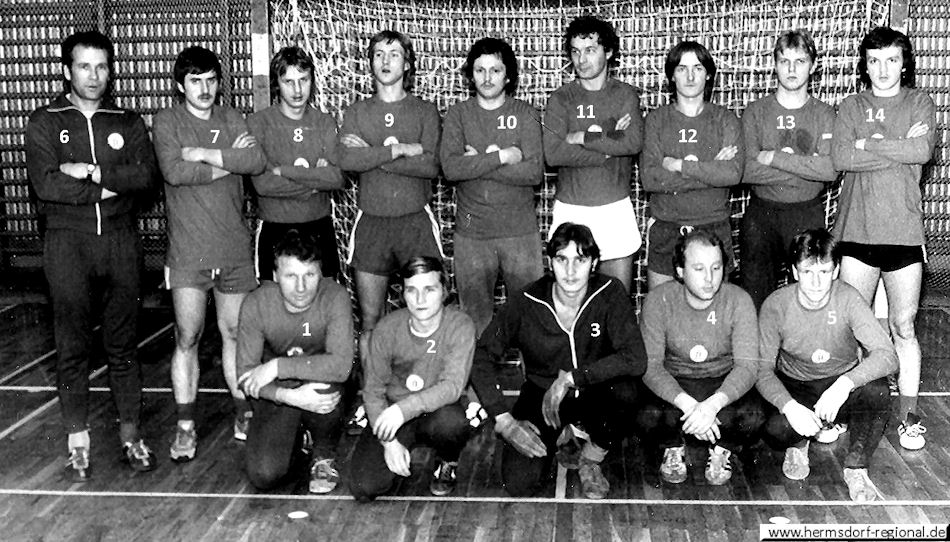 Um 1975 Fußballmannschaft, aufgenommen in der Werner Seelenbinder Halle 