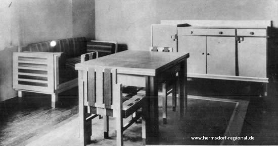 Beim Einzug 1927 bereits eingebaute Möbel.